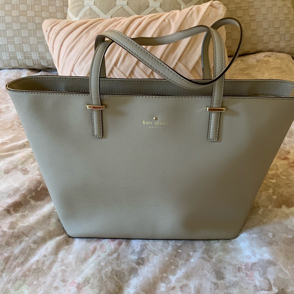 Kate Spade leather tote fully lined